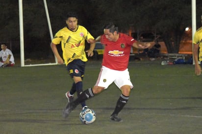 Apurado triunfo de los Internos en el torneo de futbolito empresarial