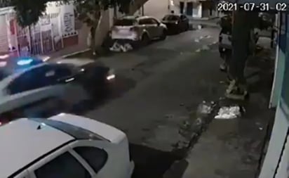 Policías ignoran choque de motociclistas en Iztapalapa