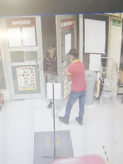 Roban y vandalizan tiendas de conveniencia en Monclova