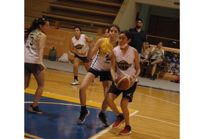 Estudiantes de Fime Monclova doblegan a Suprgirls