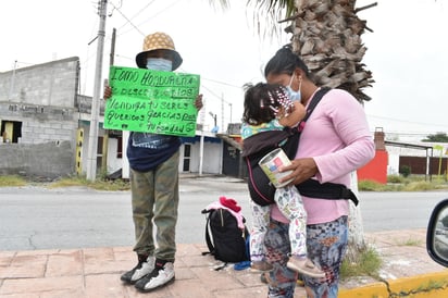 Migrantes arriesgan su vida al intentar cruzar por Monclova a EUA 