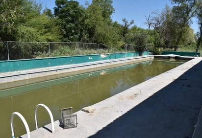 Rehabilitación de la alberca del Parque Santa Cecilia de Castaños requiere de mucha inversión