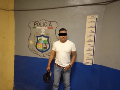 Policías de Monclova detienen al Jurídico de Frontera Alaín N 