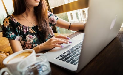 Google lanza programa de apoyo a mujeres ingenieras