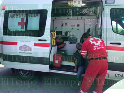 Un imprudente taxista causó un fuerte accidente sobre el Pape de Monclova