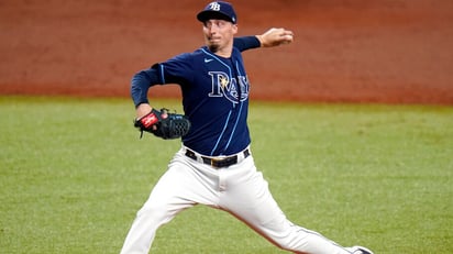 Blake Snell poncha a 13 y vence a los Diamondbacks