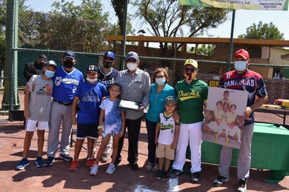 La Liga de Softbol Country fue inaugurada