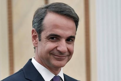 Mitsotakis da 500 millones a reforestar y se disculpa tras una semana trágica