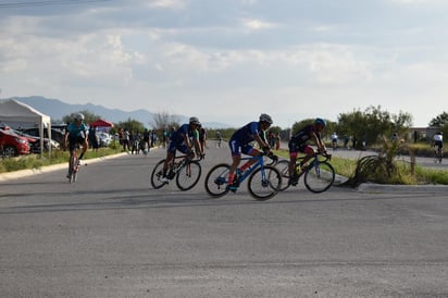 Llevan a cabo rodada ciclista