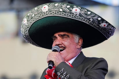 Vicente Fernández continua estable tras su hospitalización