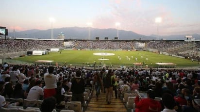 El público vuelve a los estadios de Chile después de un año y medio