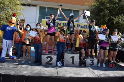 Leti Acosta y Miguel Orduña ganan carrera atlética de Frontera