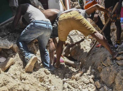 Sube a 1,419 el número de muertos por el terremoto en Haití