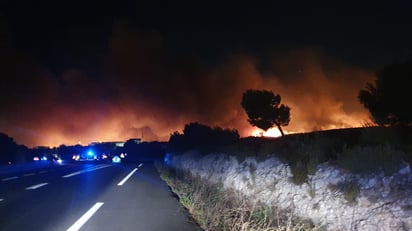 Miles de evacuados por un incendio en Francia que ha quemado 5.000 hectáreas