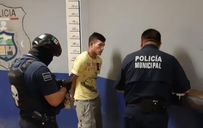 Policías preventivos detienen a sospechoso 