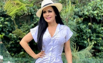 Maribel Guardia luce espectacular al usar un jumpsuit rojo