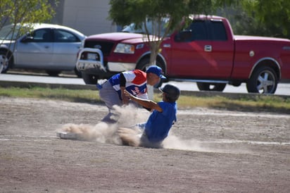 Phillies cae ante los Bravos