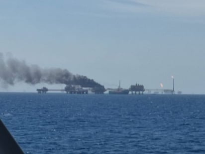 Suman cinco muertos tras explosión en plataforma de Pemex en Campeche