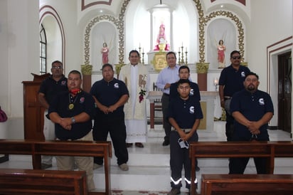 Los bomberos son reconocidos por la alcaldía de San Buena