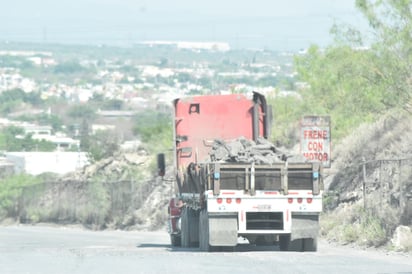 Camioneros mantienen trabajo constante con AHMSA