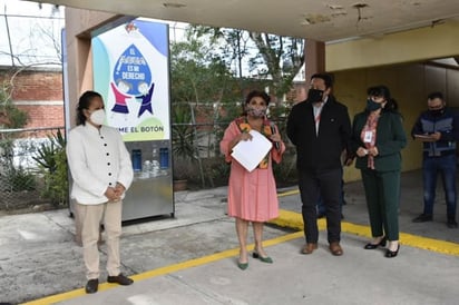 Brugada garantiza limpieza y agua para las 498 escuelas de Iztapalapa