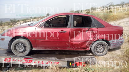 Elementos de la Fiscalía aseguran un automóvil implicado en accidente