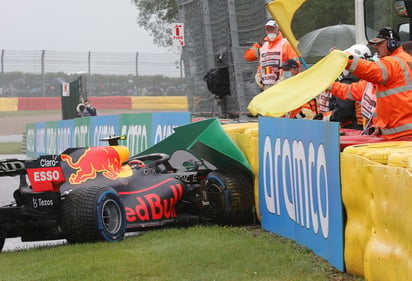 'Checo' Pérez no correrá en Bélgica tras accidentarse en vuelta de instalación