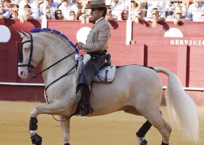 Soberbia tarde de Diego Ventura: Tres orejas y un rabo en Linares (Jaén)