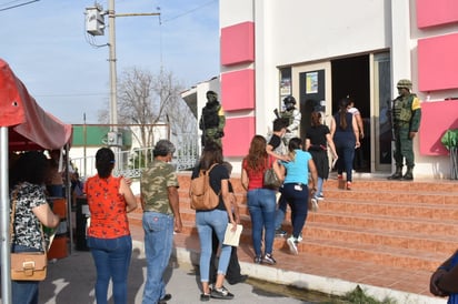 Ciudadanos de 30 a 39 años reciben en Monclova la segunda dosis de Sinovac 