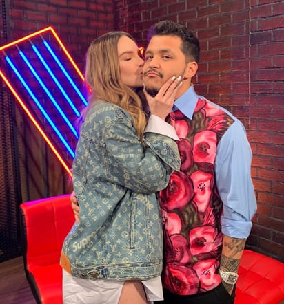 Nodal regresa a Instagram con foto con Belinda   