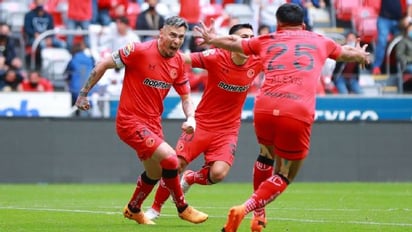 Toluca remonta y vence a Pumas