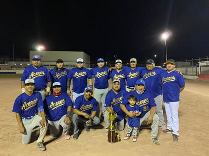 Aceros Monclova inicia ganando en la liga nocturna de softbol José Luis “zurdo” Vielma