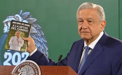 AMLO: Se está vendiendo muchísimo mi nuevo libro 'A la mitad del camino'