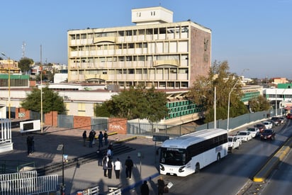 Obrero de AHMSA sufre el robo de su camioneta en el IMSS de Monclova 