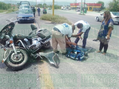 Vehículo fantasma derriba a motociclista en San Buena