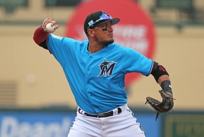 Rojas remolca tres en el triunfo de los Marlins