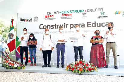 Iberdrola México inaugura tres de las 50 escuelas  que hará en Oaxaca