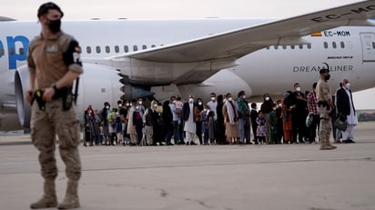 Catar dice que enviará un avión con ayuda humanitaria a Afganistán cada día