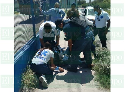 Hombre se fractura un brazo al caer de su propia altura en Monclova