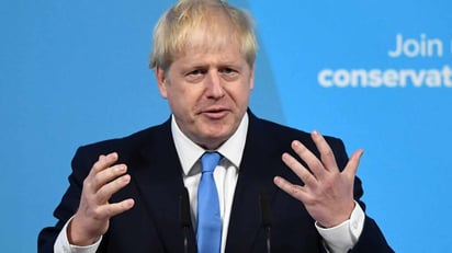 Johnson rompe promesa electoral al subir impuesto para la seguridad social