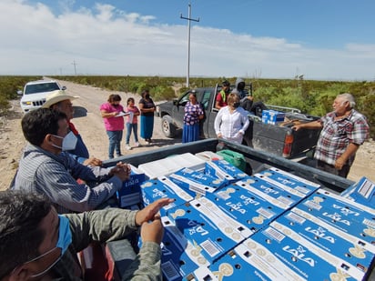 Damnificados del Ejido Estanque de León reciben apoyo de las autoridades 