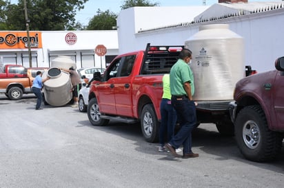 Familias aprovechan venta de materiales subsidiados