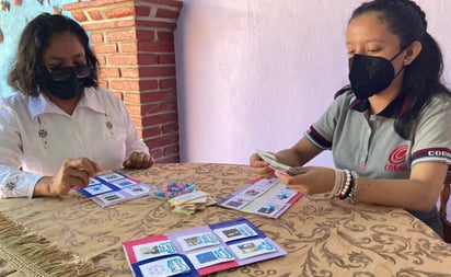 Alumna en Oaxaca crea una lotería con materiales reciclados