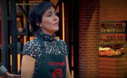 Stephanie Salas dedica su pozole a Silvia Pinal en MasterChef