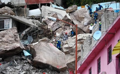 Rescatar a personas y apuntalar rocas, prioridad en Chiquihuite