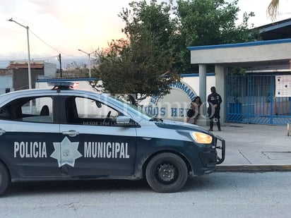 Los policías de Monclova patrullan en chatarras