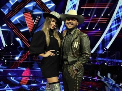 Belinda y Nodal reaparecen juntos en el escenario