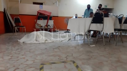 Pensionado 'zapatea' su último baile en Monclova