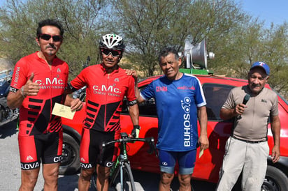 Noé González es triunfador de carrera ciclista