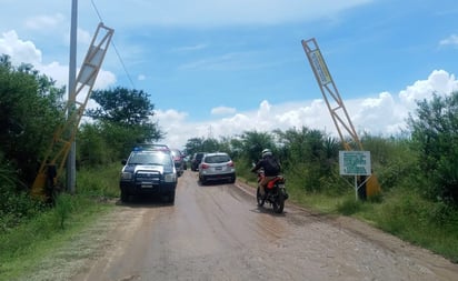 Bloquean carretera federal 190 en protesta contra inmobiliaria